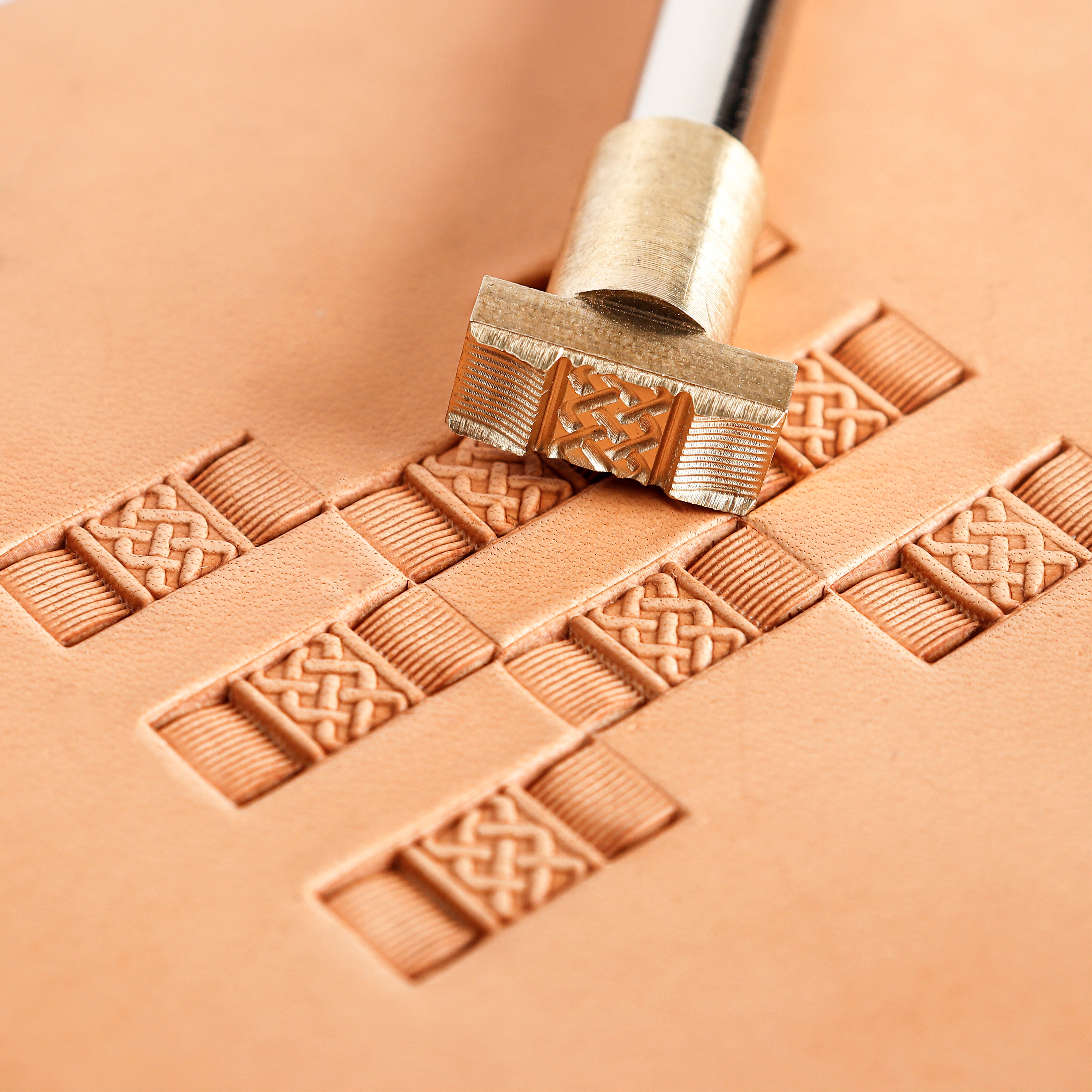 Diamond Arrangement Basket Weave Metal Stamp | DIY Leathercraft Tools